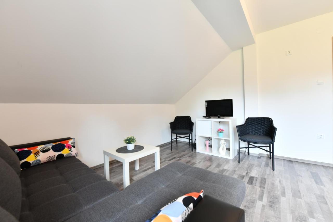 Apartman Mate Rakovica Esterno foto