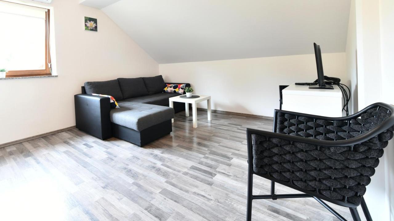 Apartman Mate Rakovica Esterno foto